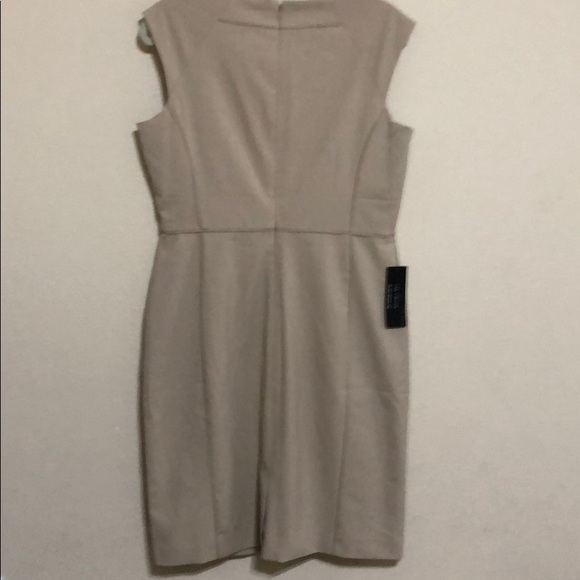 Make an entrance in the office! - Picture 5 of 6